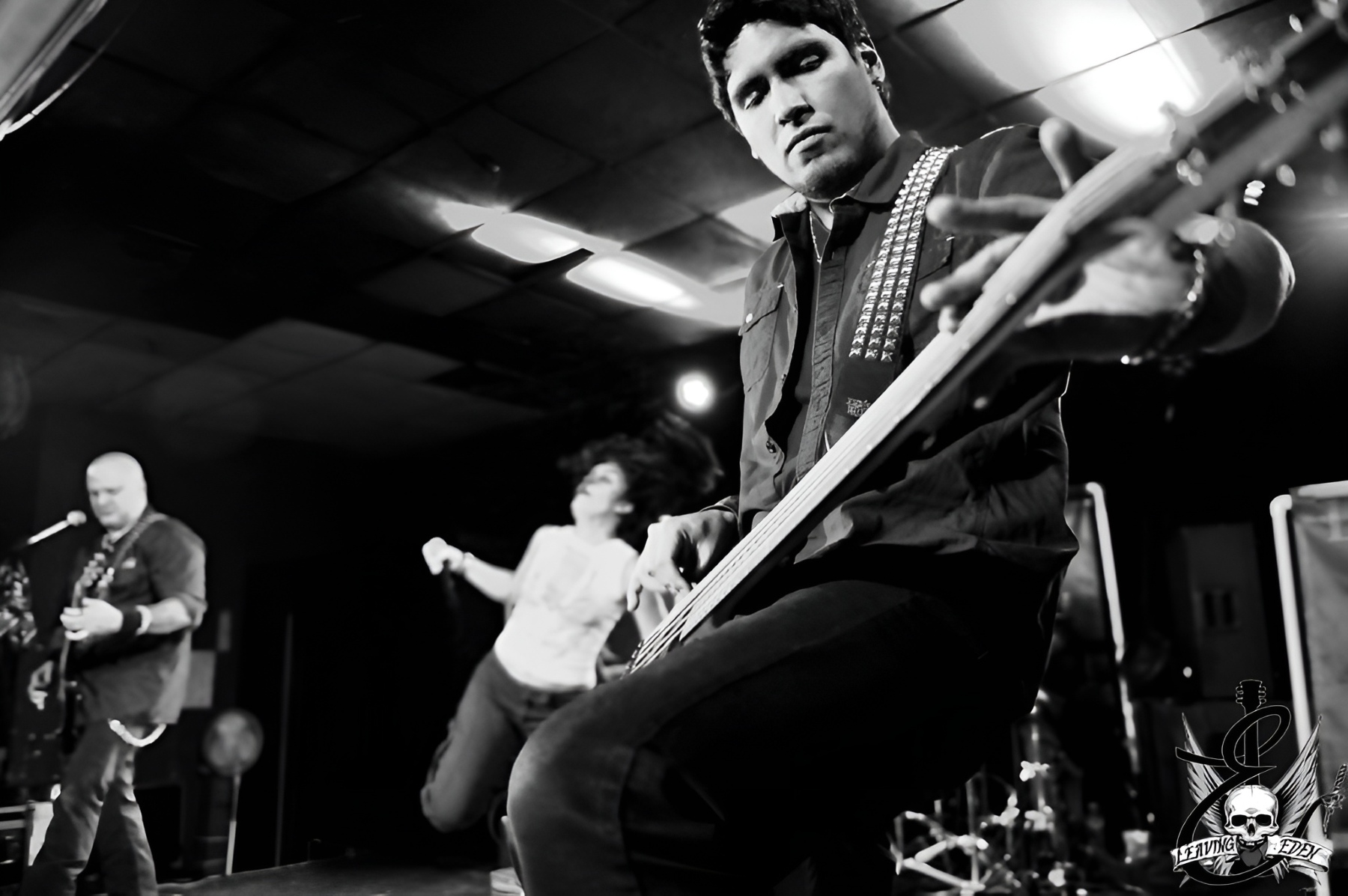 Con Leaving Eden en el Claddagh Pub